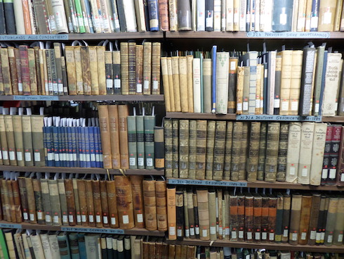 Die alten Schätze der Bibliothek