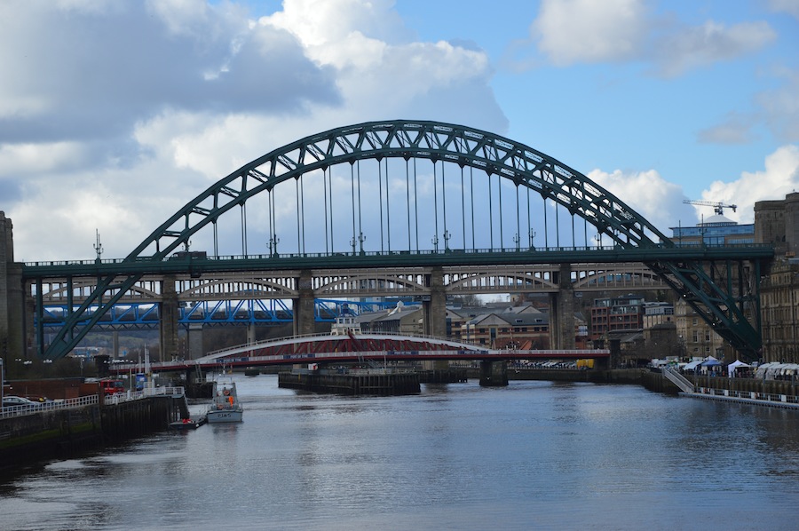 Newcastle ist eine sehr schöne Stadt, bla bla bla… Nein ehrlich
jetzt, Newcastle ist auf jeden Fall eine Reise wert. Newcastle ist eine sehr schöne Stadt, bla bla bla… Nein ehrlich
jetzt, Newcastle ist auf jeden Fall eine Reise wert.