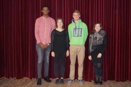 Die Finalisten der Altersgruppe II: Wesley Kruin (Athe), Clara
Meyn, Sebastian Mech und Alexandra Herdt (Athe)